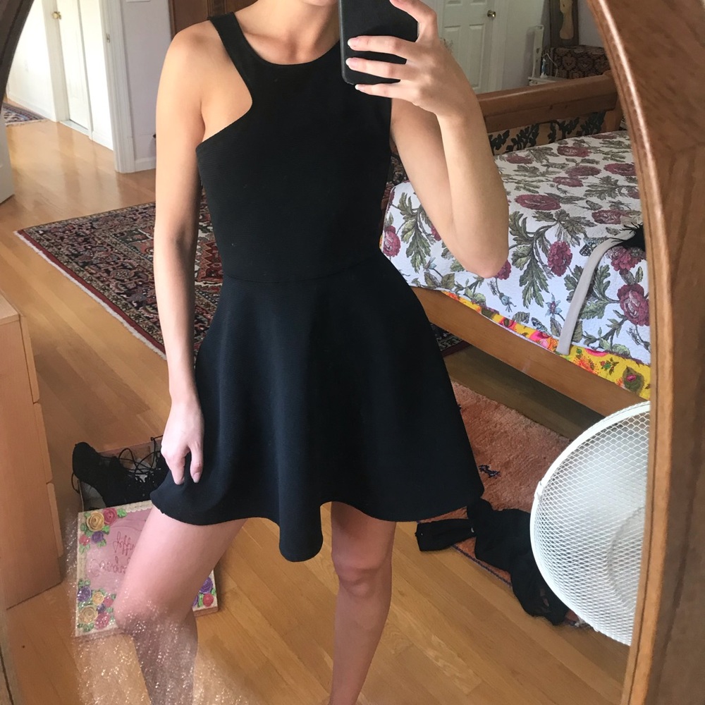 Cut out Shoulder Black Dress